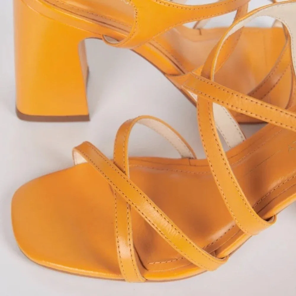 NIB – Intentionally Blank Naples Heel – EU‎ 40 / US 9.5–10 – Mandarin
